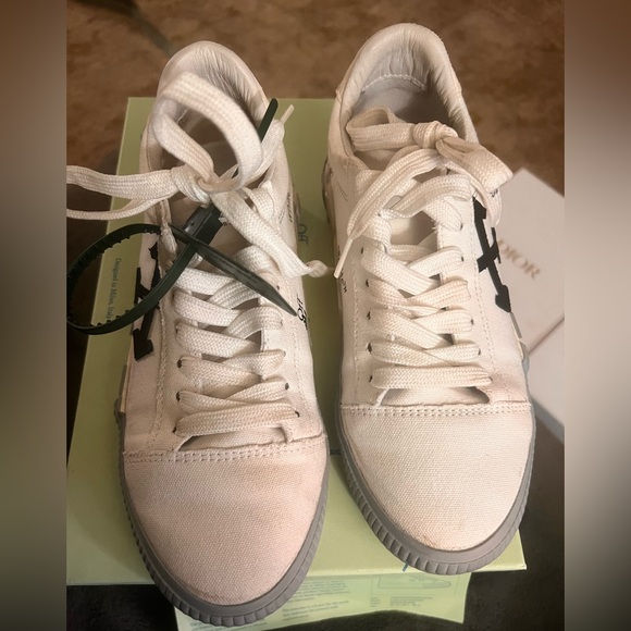 Off white canvas white sneakers - Picture 2 of 9
